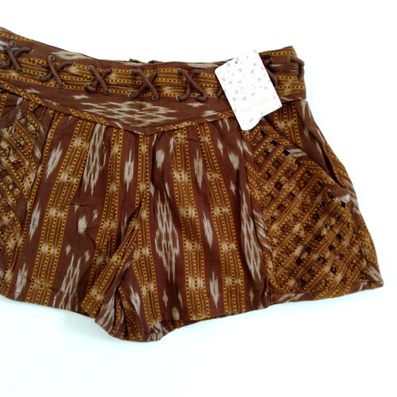 Free People New Romantics Patola Ikat Lattice Shorts Size 2 NWT Boho Summer - Picture 3 of 9